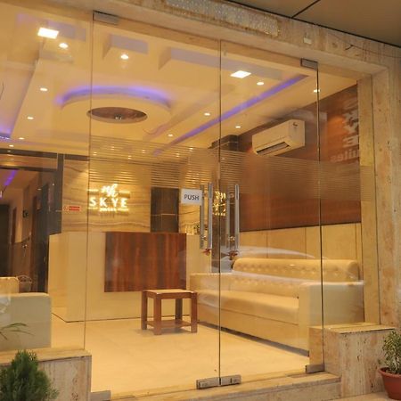 Nh Skye Suites Új-Delhi Kültér fotó
