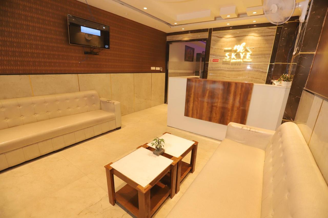 Nh Skye Suites Új-Delhi Kültér fotó
